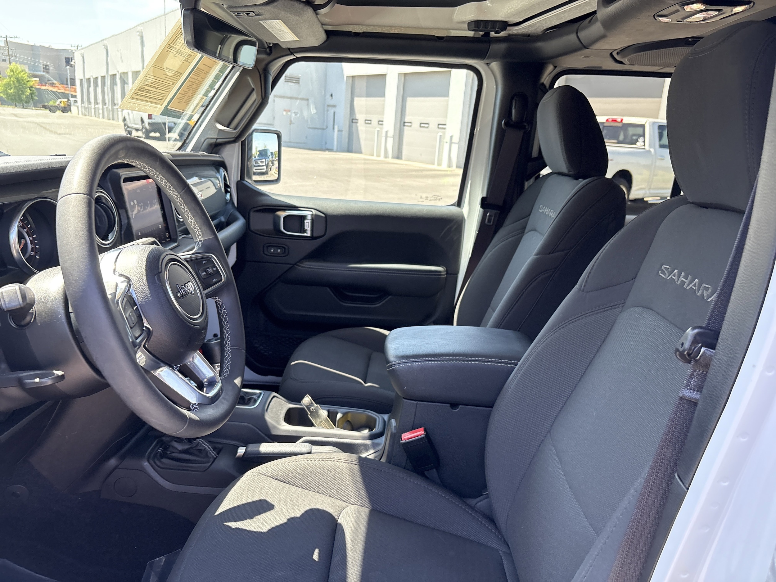 2023 Jeep Wrangler Sahara photo 3