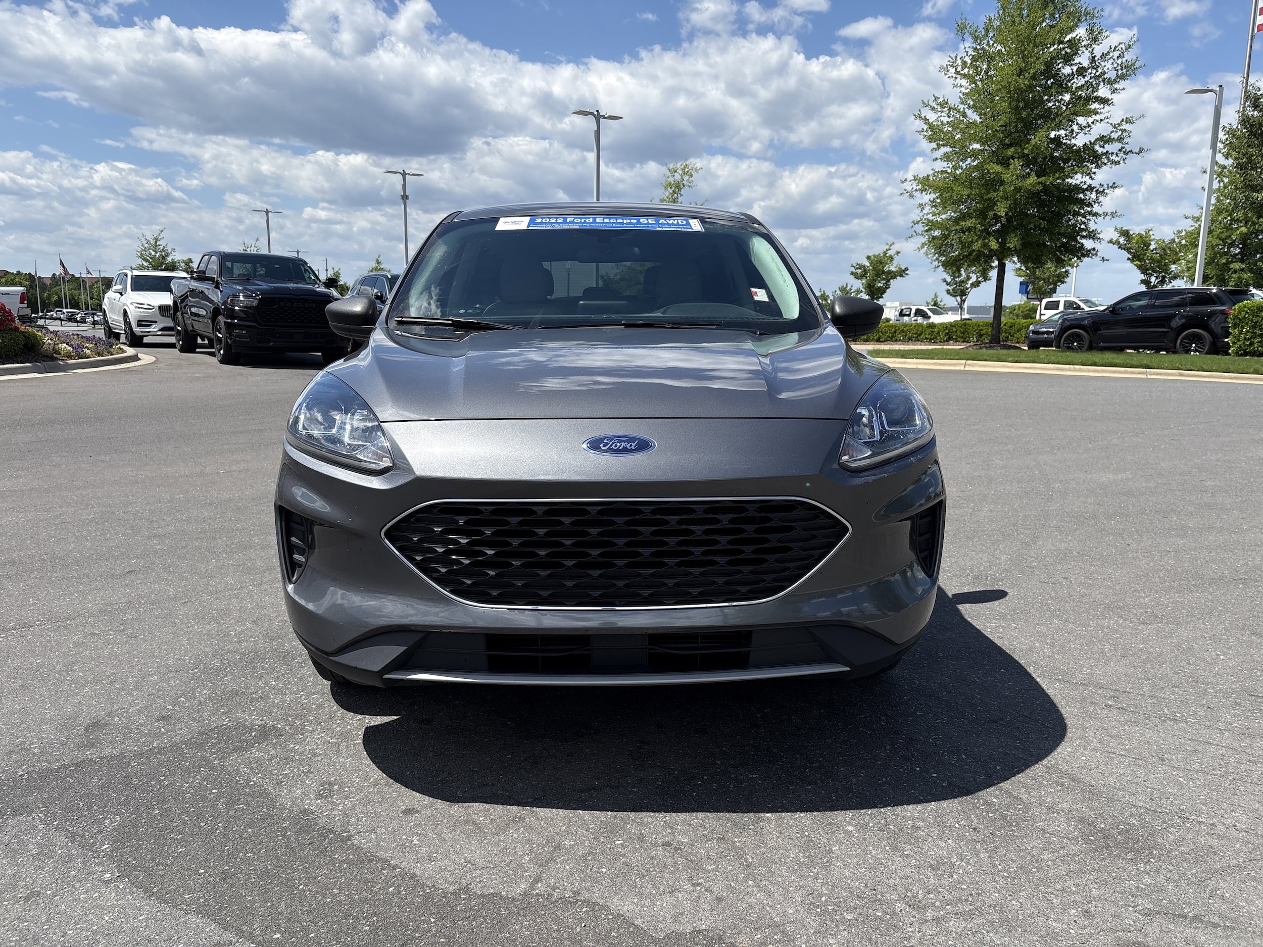 2022 Ford Escape SE photo 2
