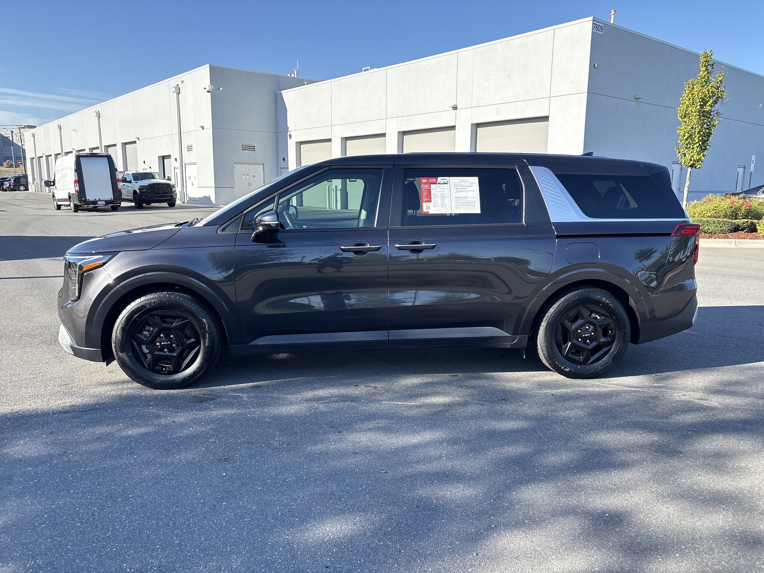 2025 Kia Carnival LXS
