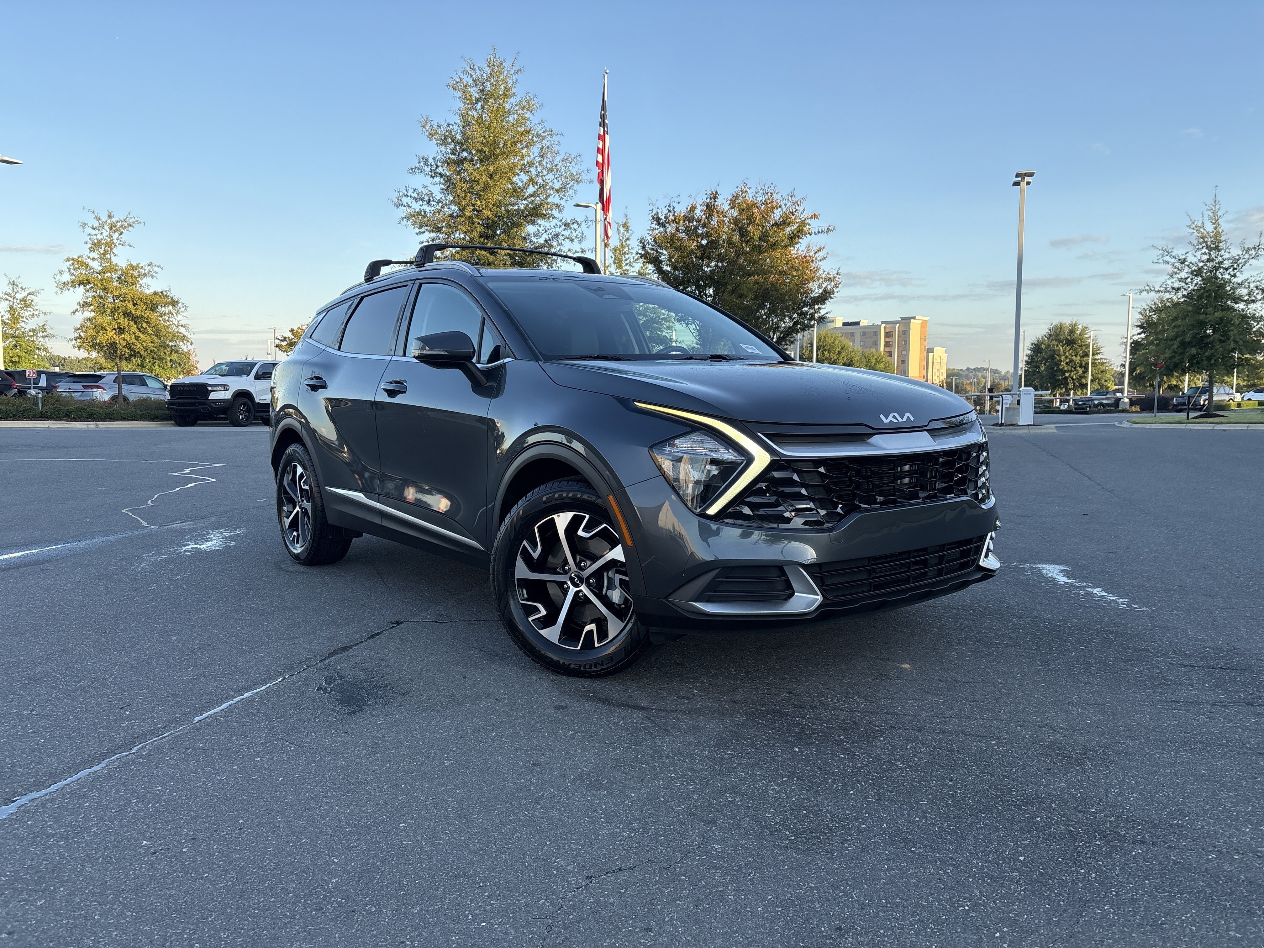 Used 2023 Kia Sportage Hybrid EX SUV