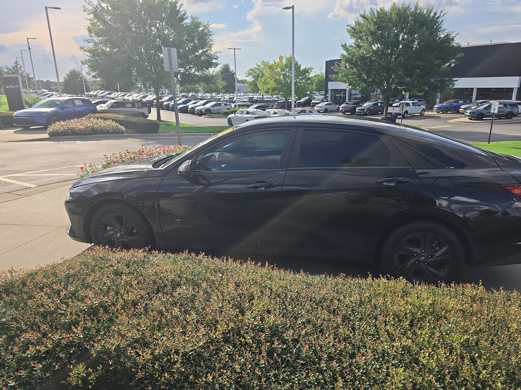 Used 2023 Hyundai Elantra SEL Sedan