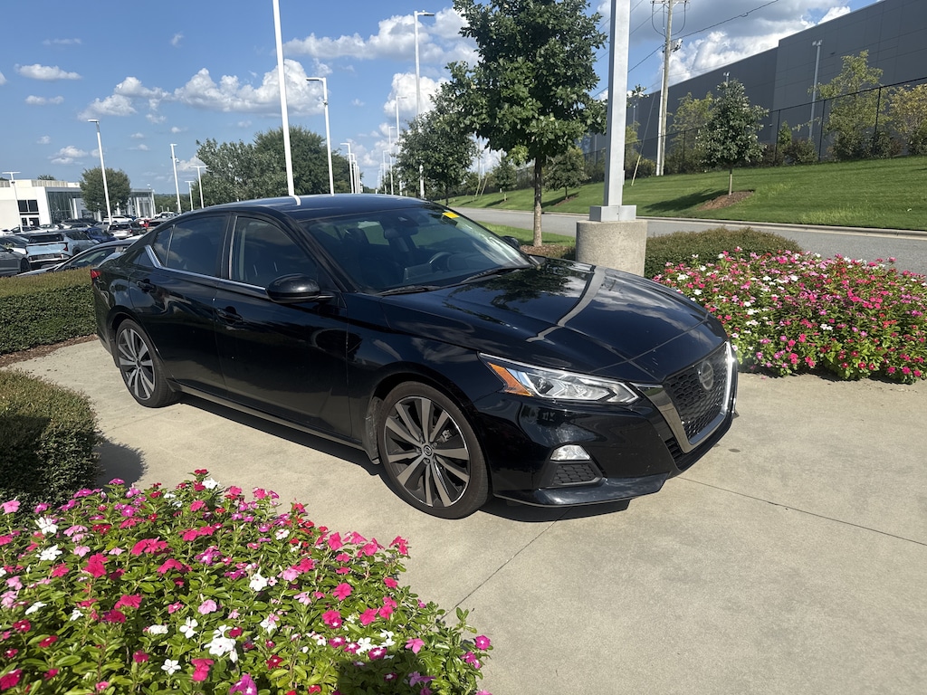 Used 2020 Nissan Altima 2.5 SR Sedan