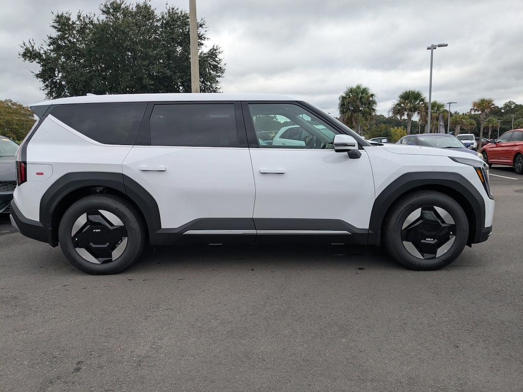 New 2026 Kia EV9 Light Short Range SUV