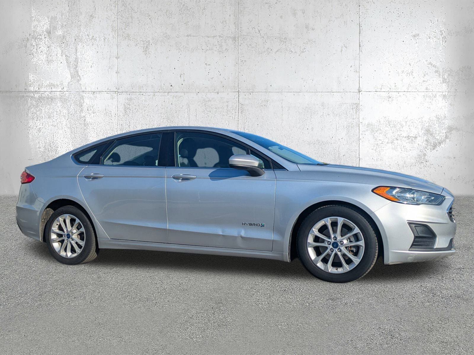2019 Ford Fusion Hybrid SE's photo