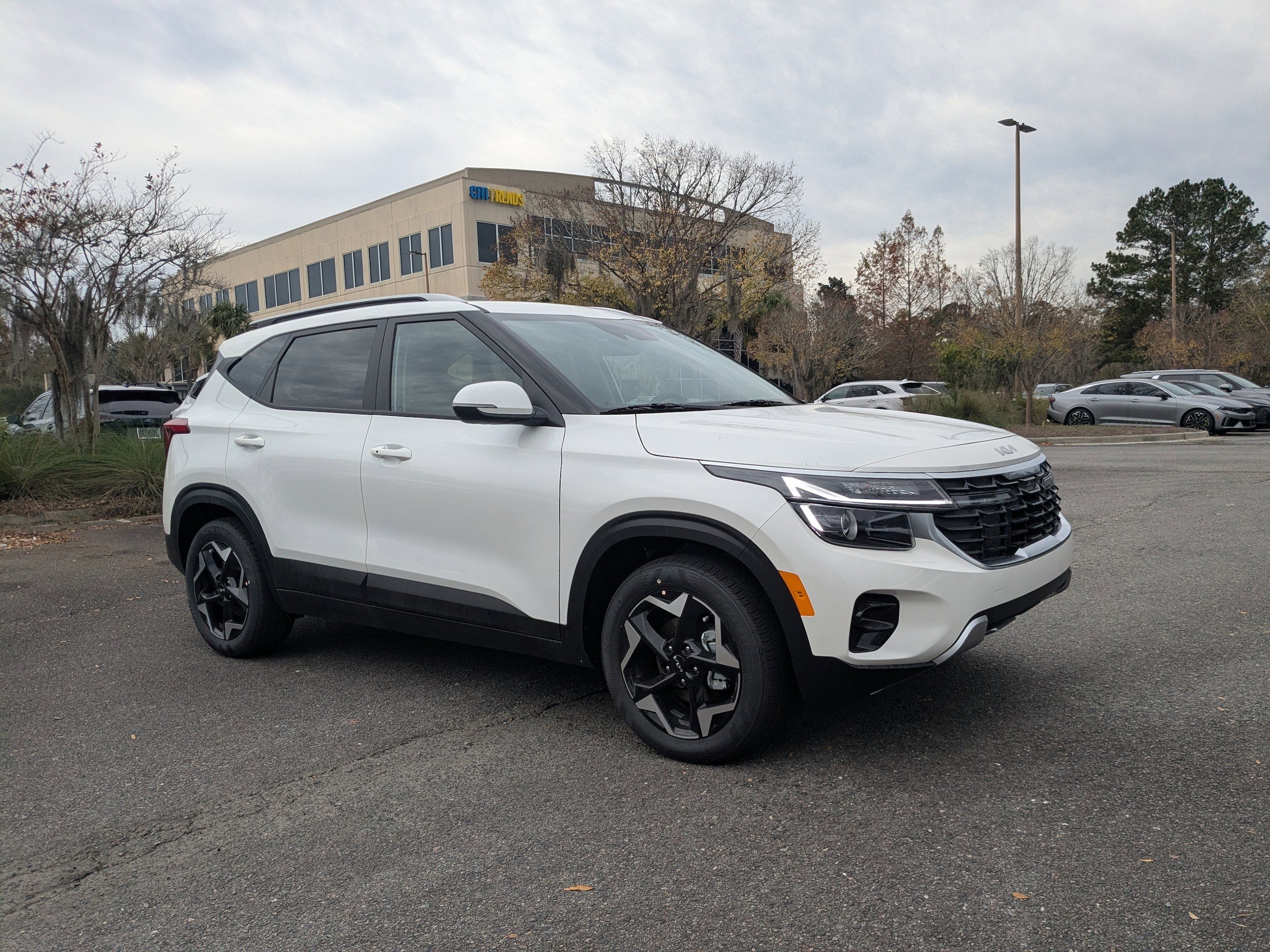 2026 Kia Seltos S's photo