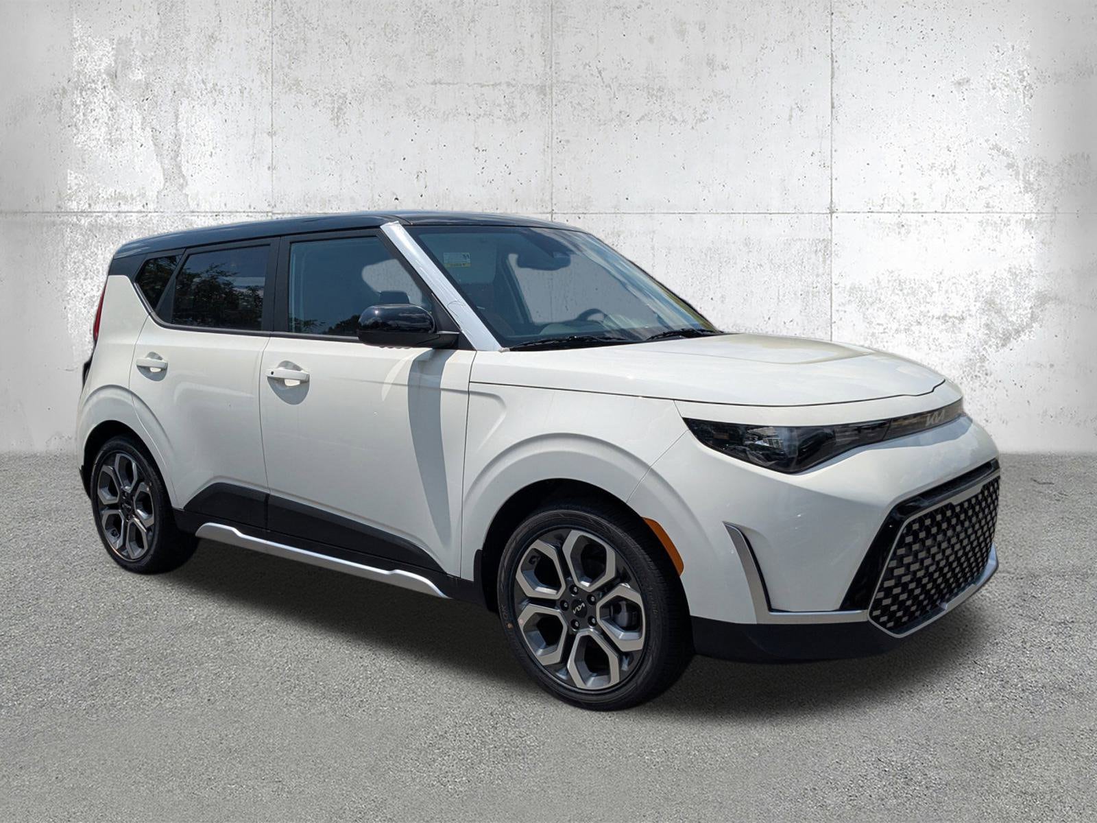 2025 Kia Soul EX's photo