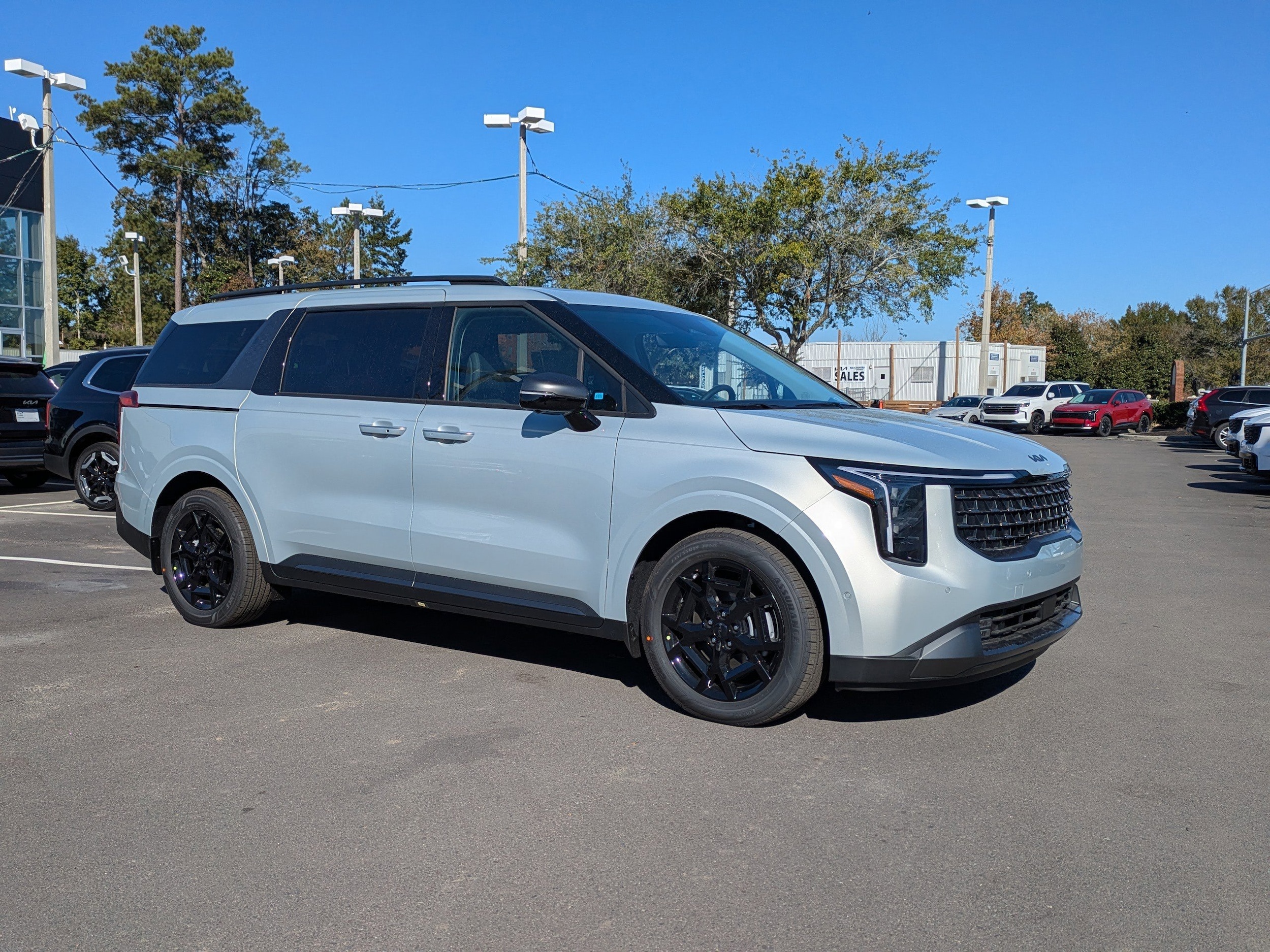 2026 Kia Carnival SX's photo