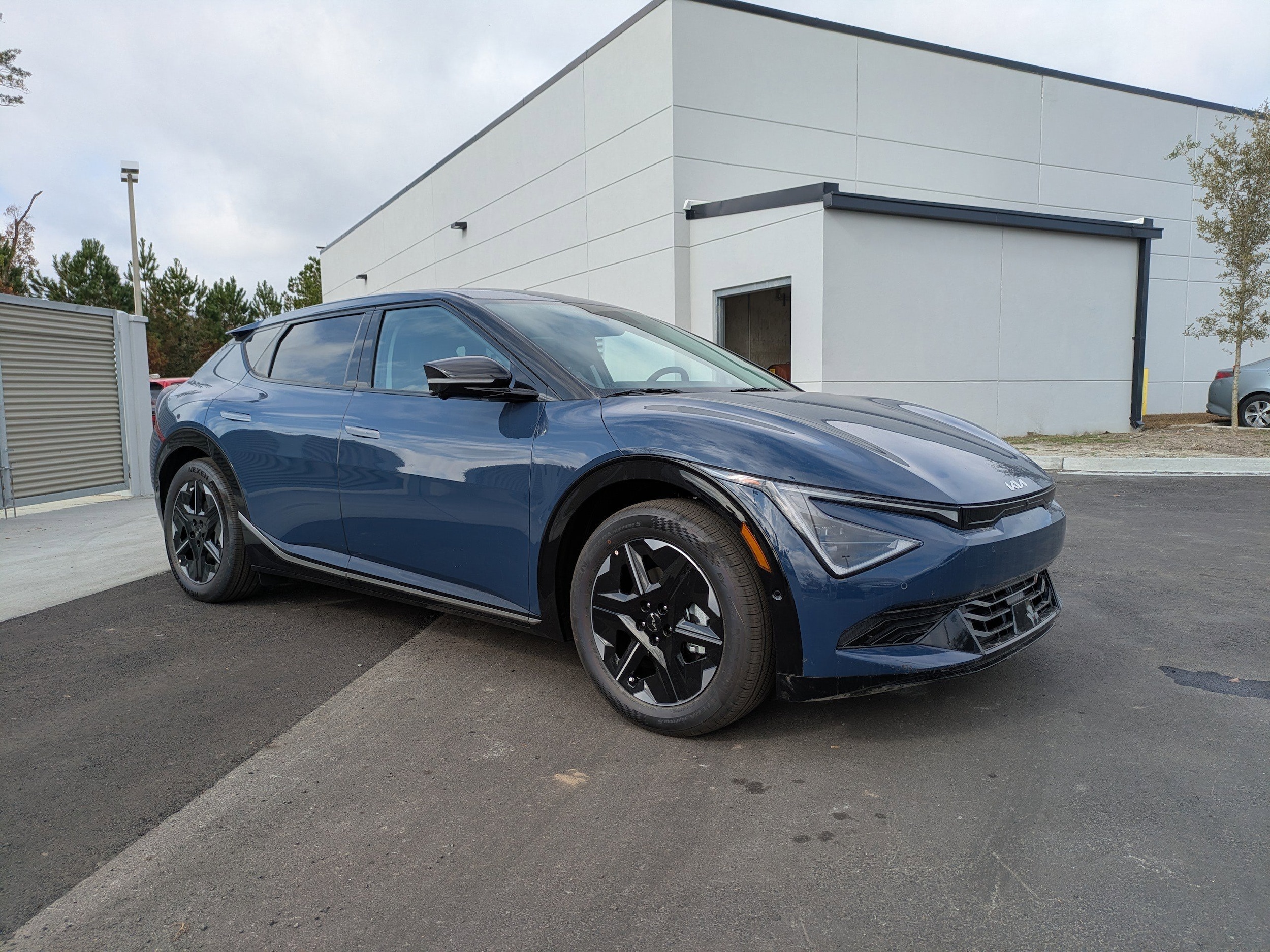 2025 Kia EV6 Wind's photo