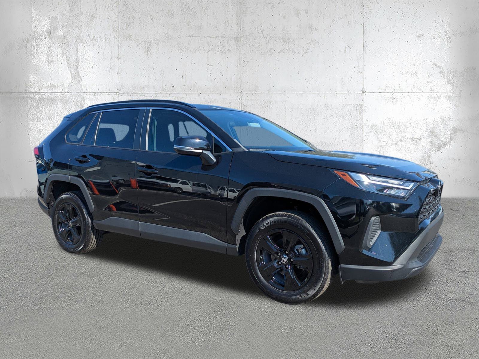 2023 Toyota RAV4 XLE's photo