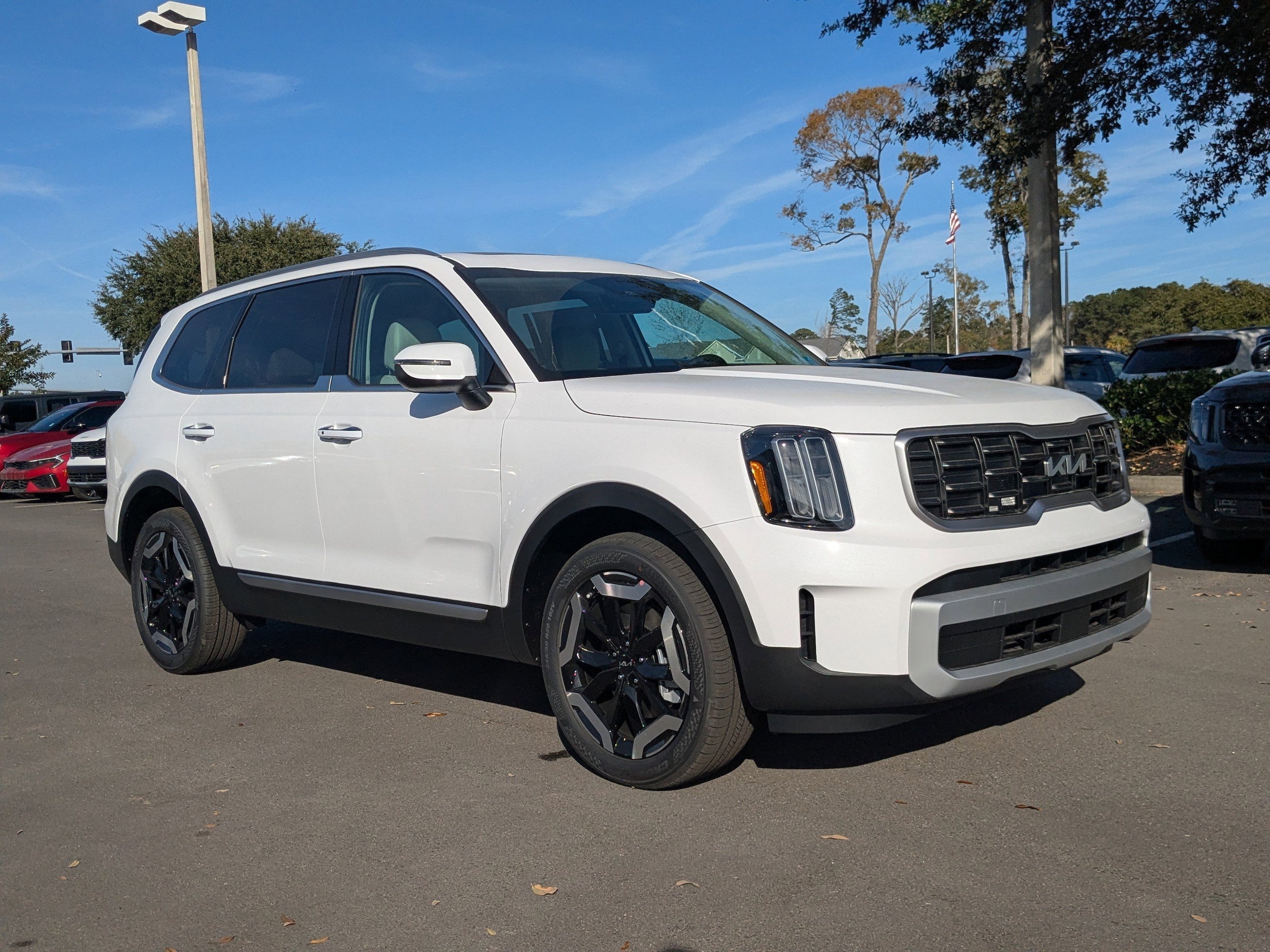 2025 Kia Telluride S's photo