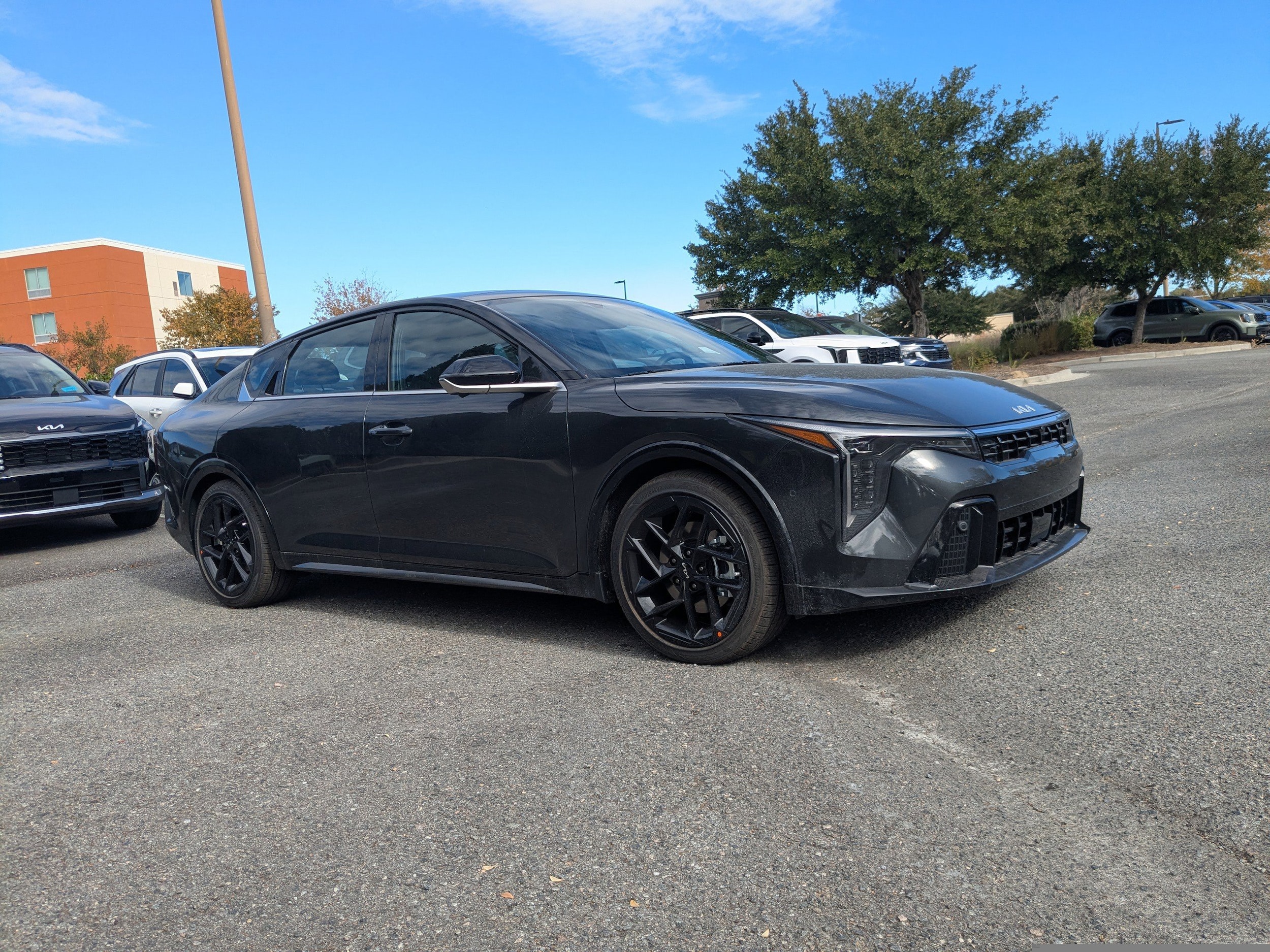 2025 Kia K4 GT-Line Turbo's photo