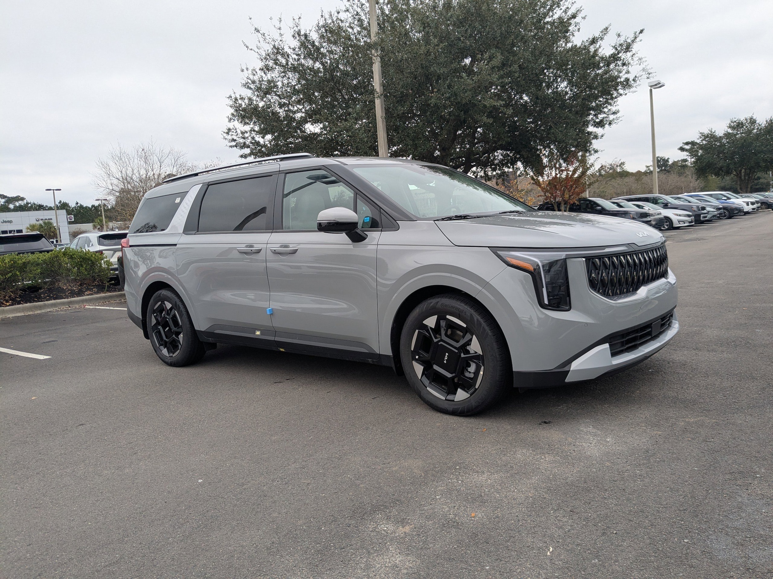 2026 Kia Carnival EX's photo