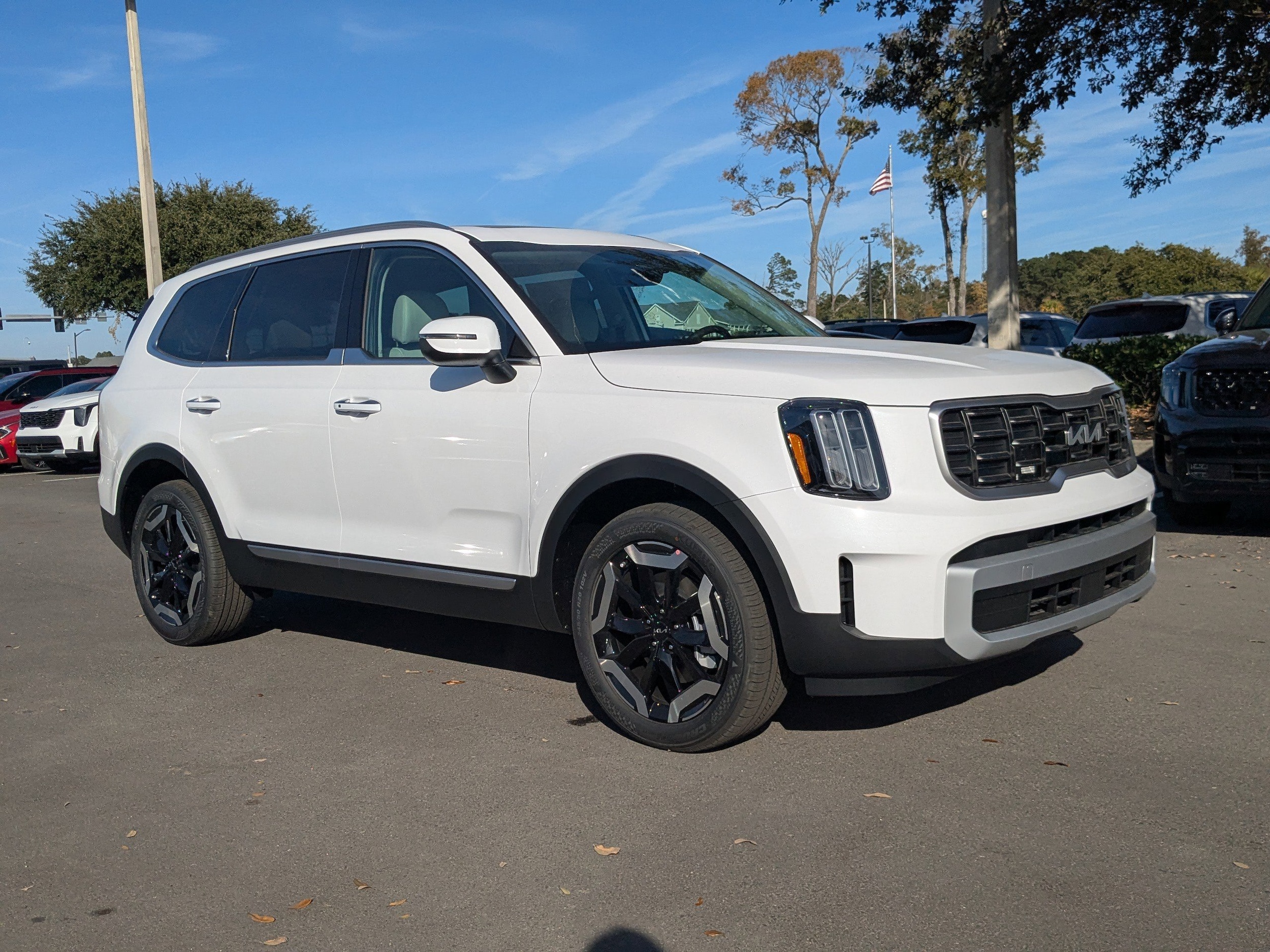 2025 Kia Telluride S's photo