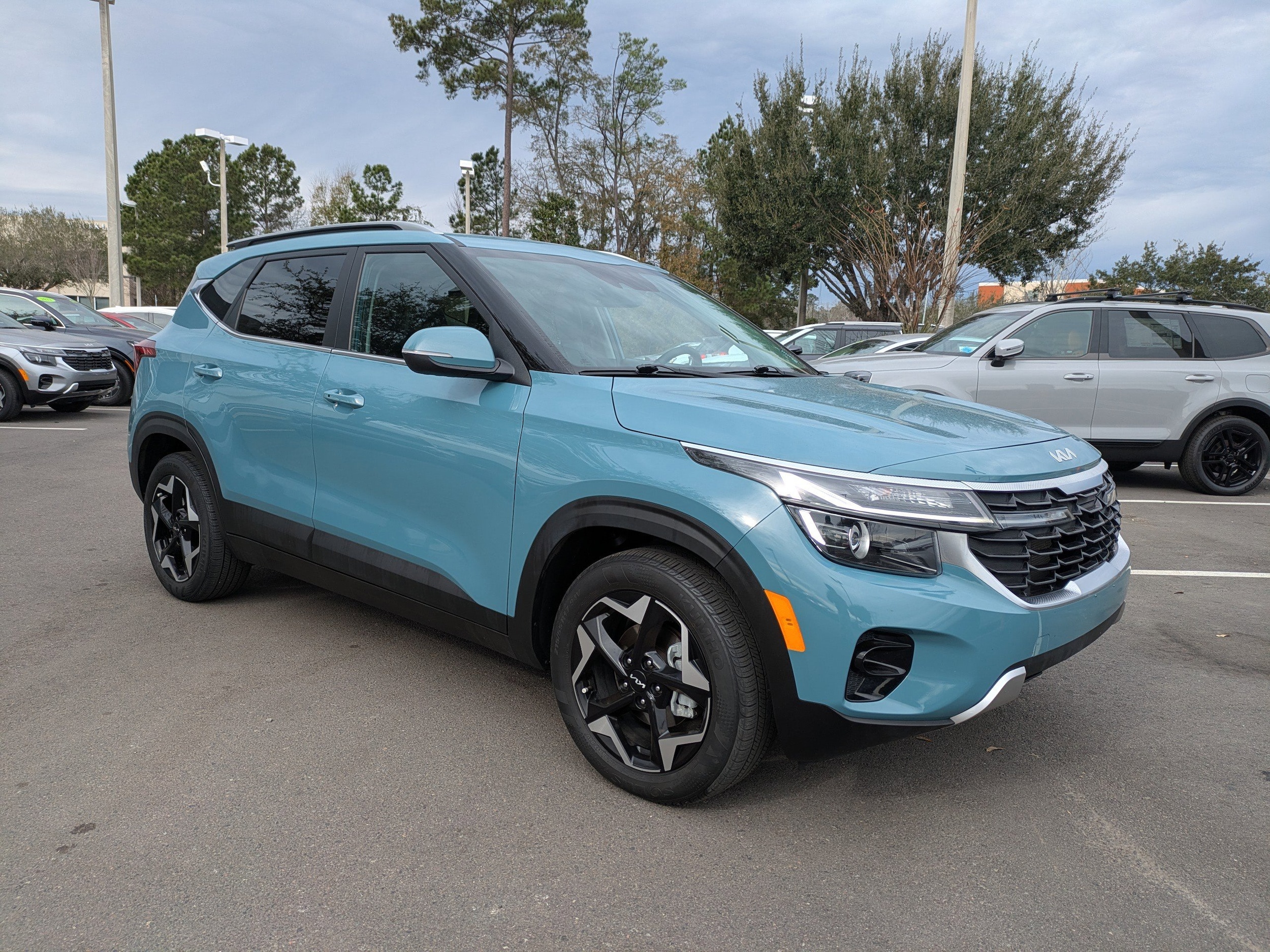 2024 Kia Seltos EX's photo