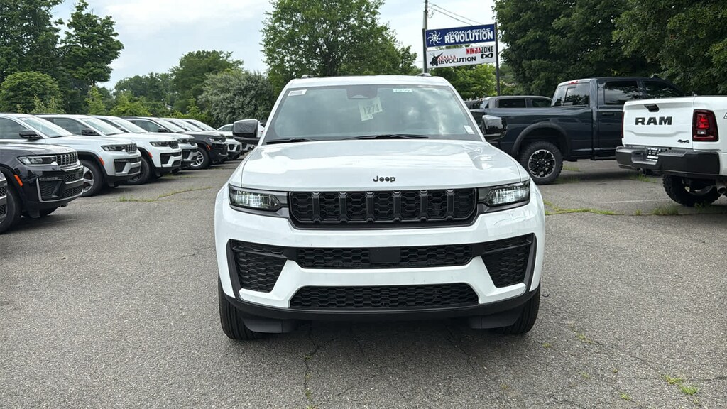 New 2026 Jeep Grand Cherokee L Laredo Altitude Laredo Altitude 4x4