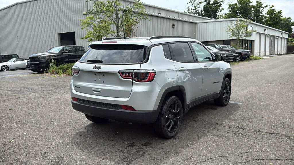 New 2026 Jeep Compass Latitude Altitude Latitude Altitude 4x4