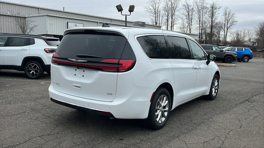 New 2026 Chrysler Pacifica Select Select AWD
