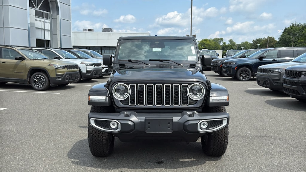 New 2026 Jeep Wrangler Sahara Sahara 4x4
