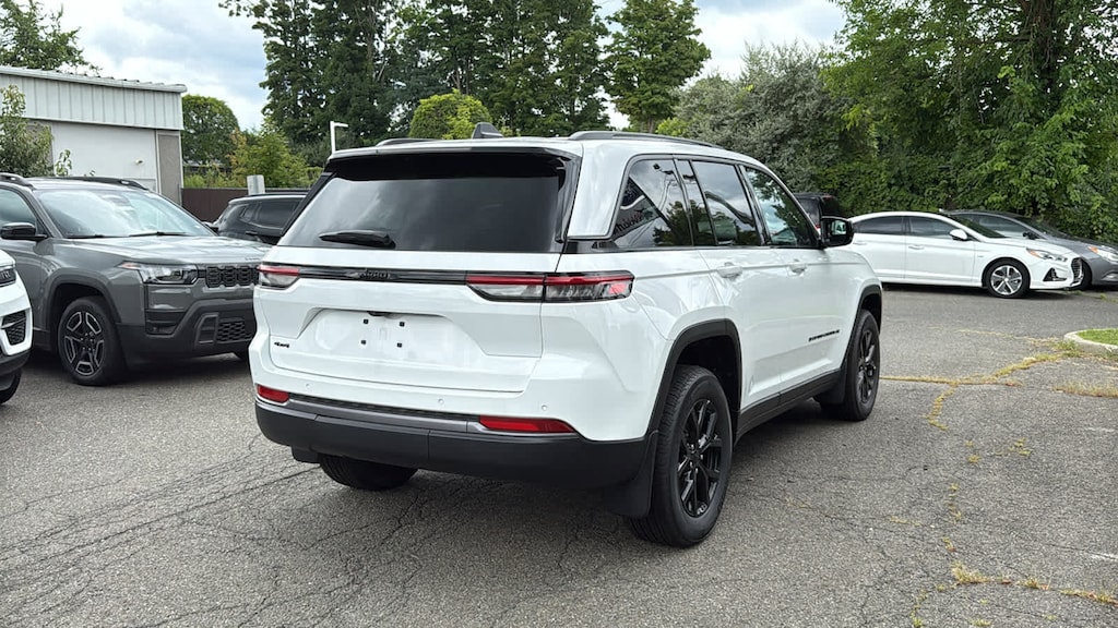 New 2026 Jeep Grand Cherokee Laredo Altitude Laredo Altitude 4x4