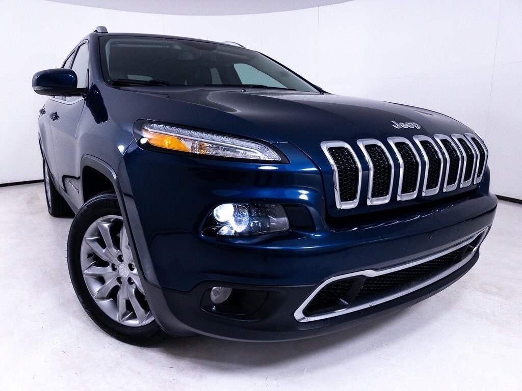 Used 2018 Jeep Cherokee Limited with VIN 1C4PJMDB1JD592419 for sale in Burlington, VT