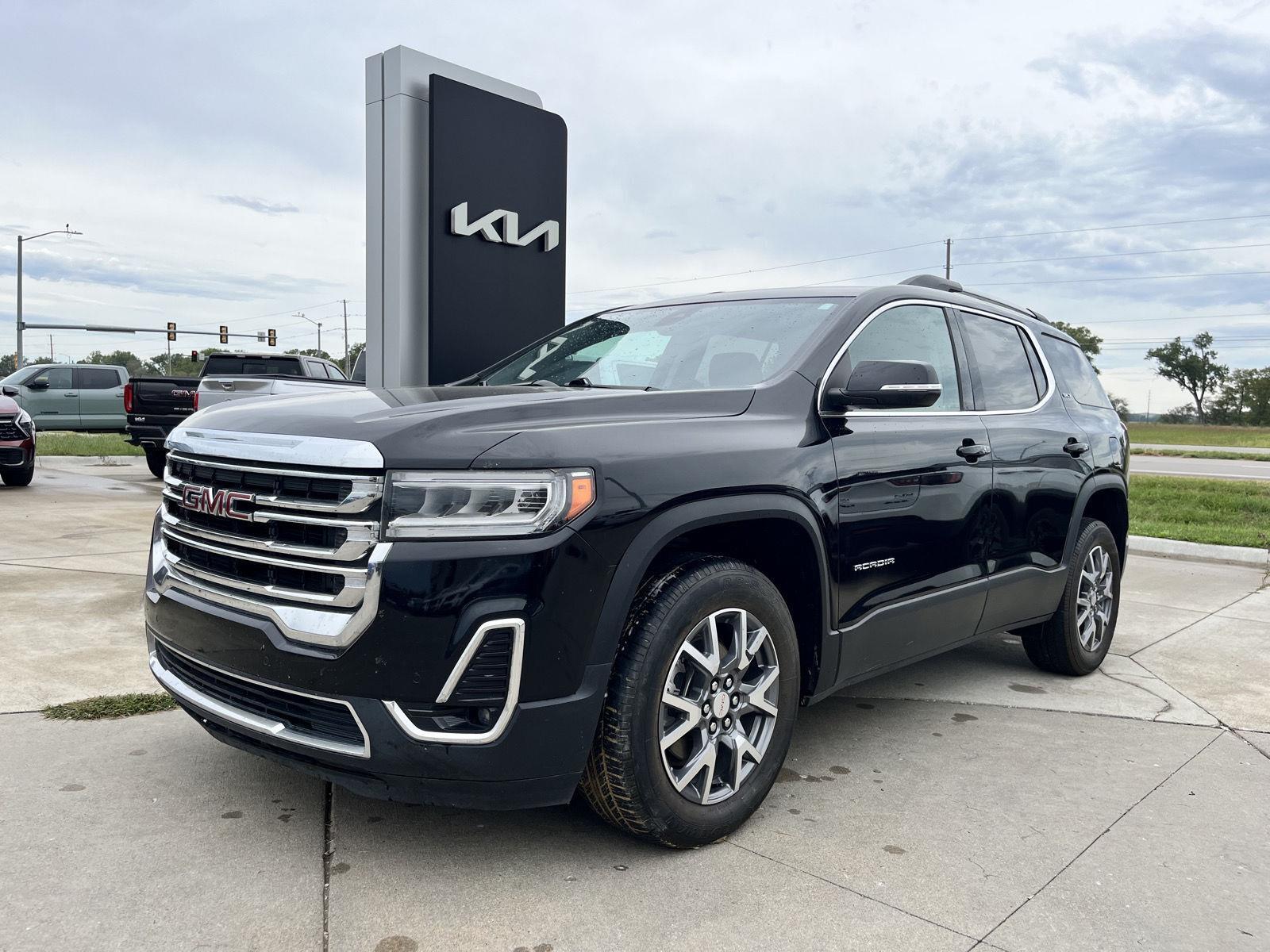 2023 GMC Acadia SLT's photo