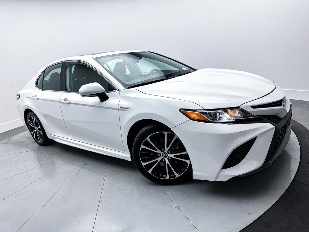 Used 2020 Toyota Camry SE with VIN 4T1J31AK8LU518738 for sale in Burlington, VT