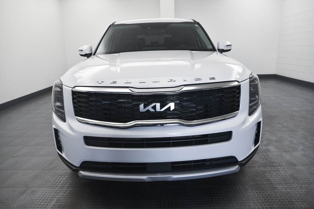2022 Kia Telluride LX photo 2