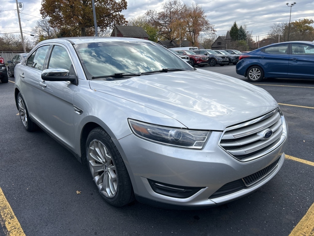 2019 Ford Taurus Limited photo 2