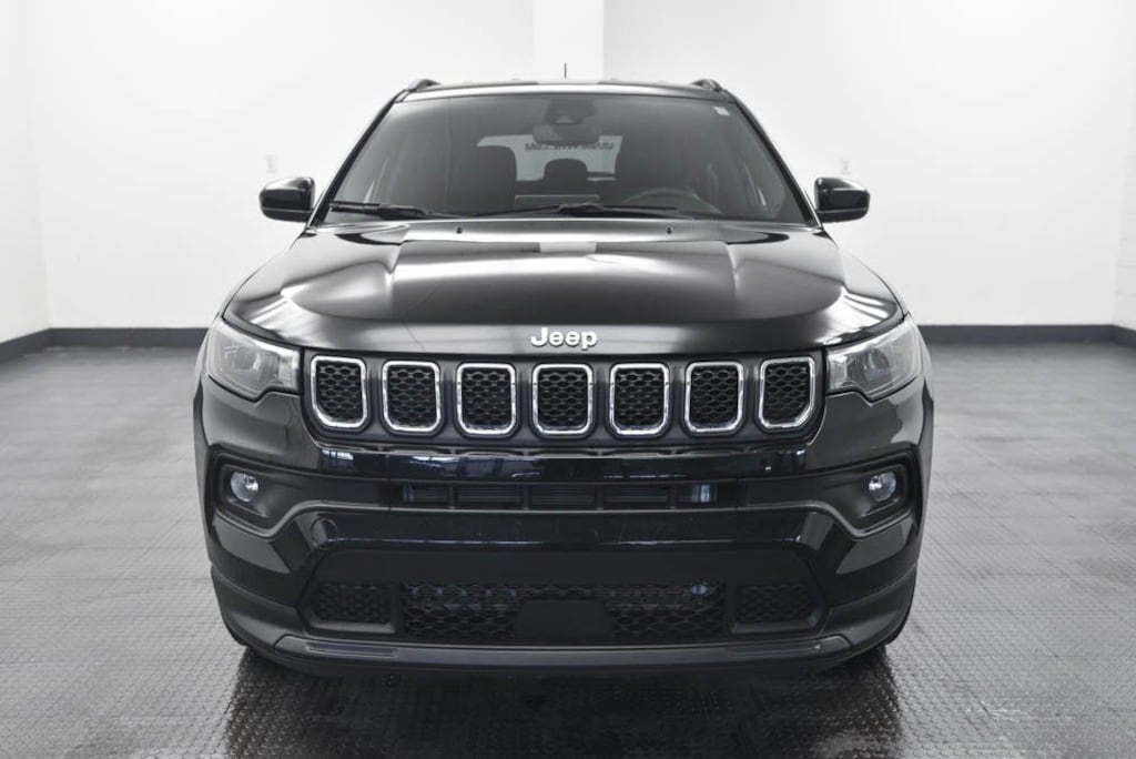 Used 2023 Jeep Compass Latitude SUV