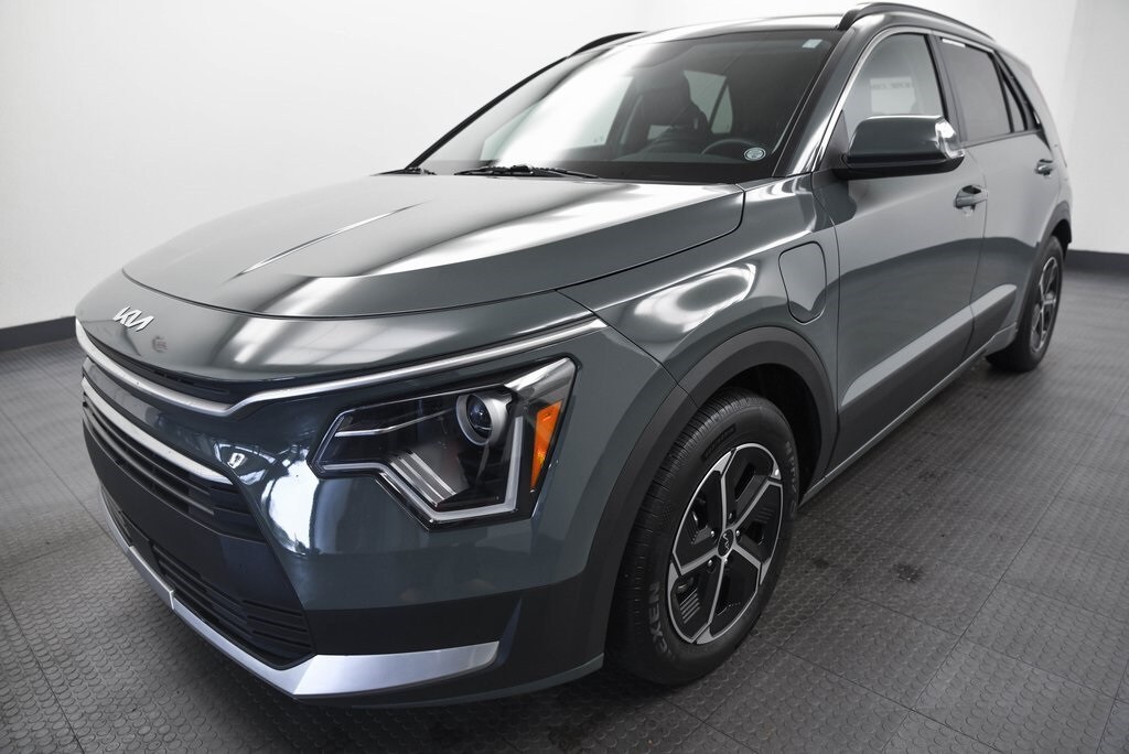 2023 Kia Niro Plug-In Hybrid EX photo 2