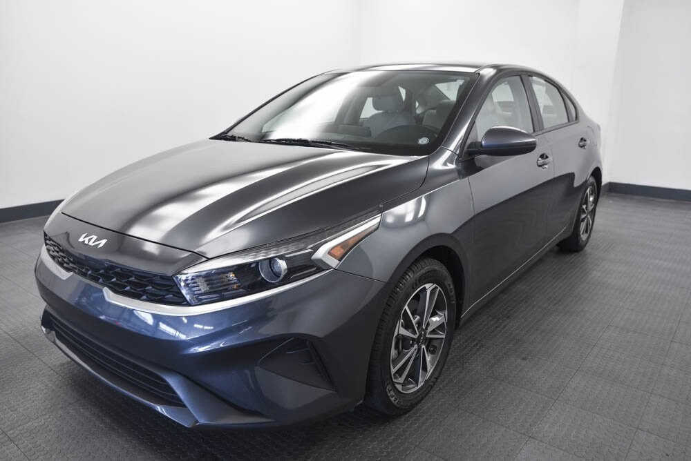 2023 Kia Forte LXS photo 3
