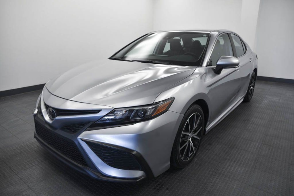 Used 2023 Toyota Camry SE Sedan