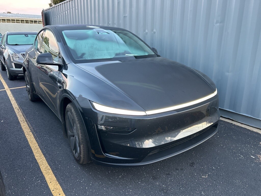 2026 Tesla Model Y Long Range photo 3