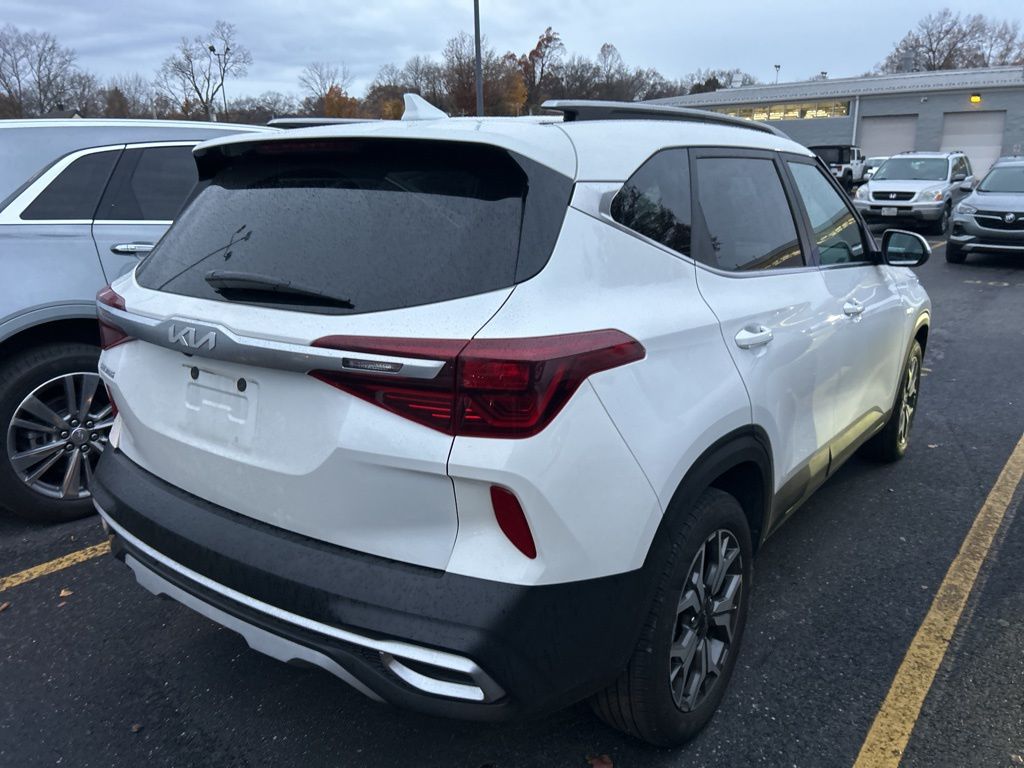 2023 Kia Seltos EX photo 4