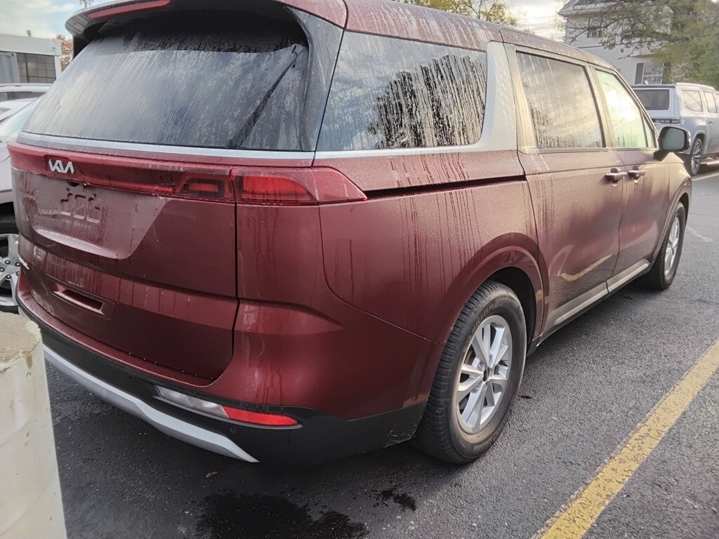 2023 Kia Carnival LX photo 3