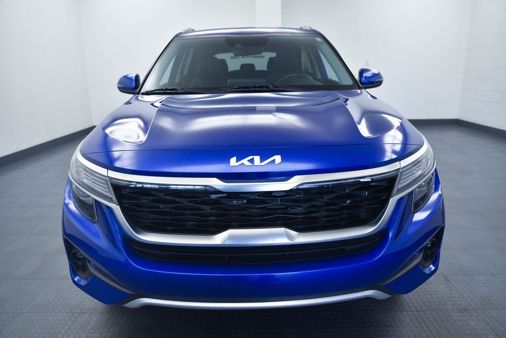 2023 Kia Seltos S photo 2