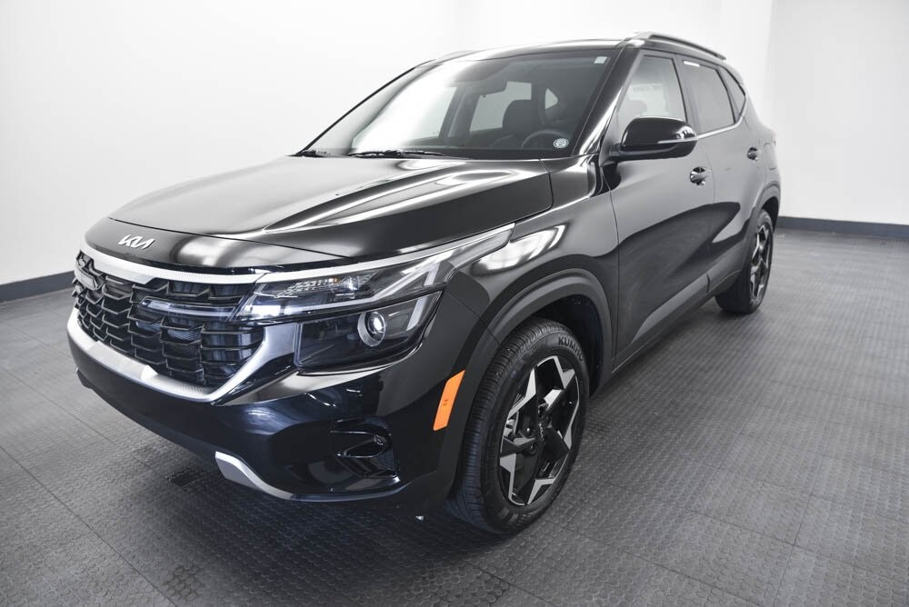 2025 Kia Seltos EX photo 2