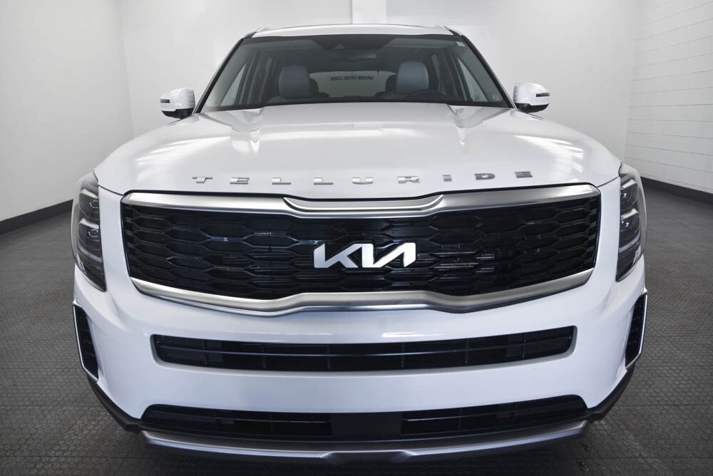 2022 Kia Telluride EX photo 2