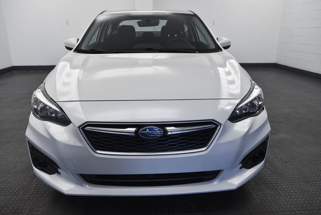 2017 Subaru Impreza 2.0i Premium photo 2