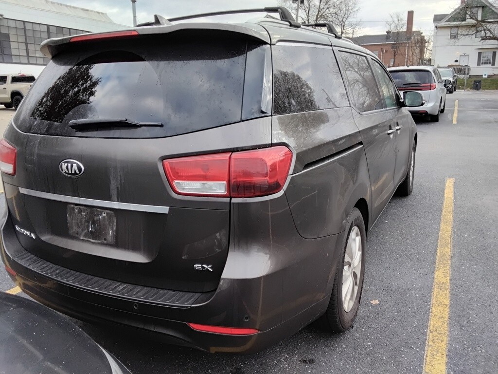 2017 Kia Sedona EX photo 3