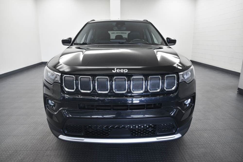 2022 Jeep Compass Limited photo 2