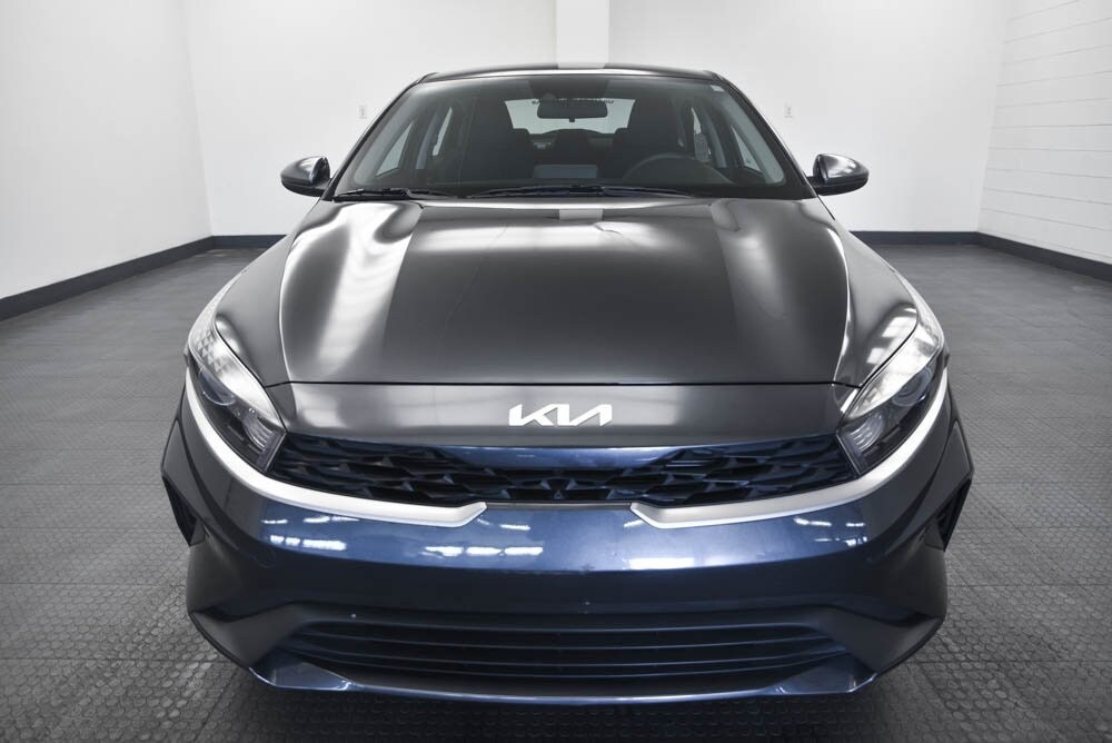 2022 Kia Forte LXS photo 2