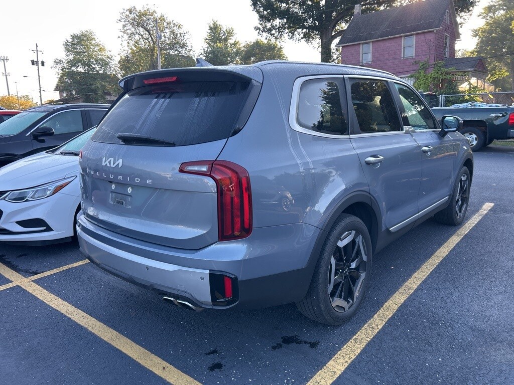 2023 Kia Telluride S photo 3