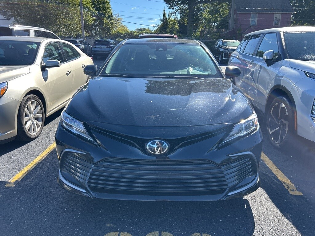 2023 Toyota Camry LE photo 2