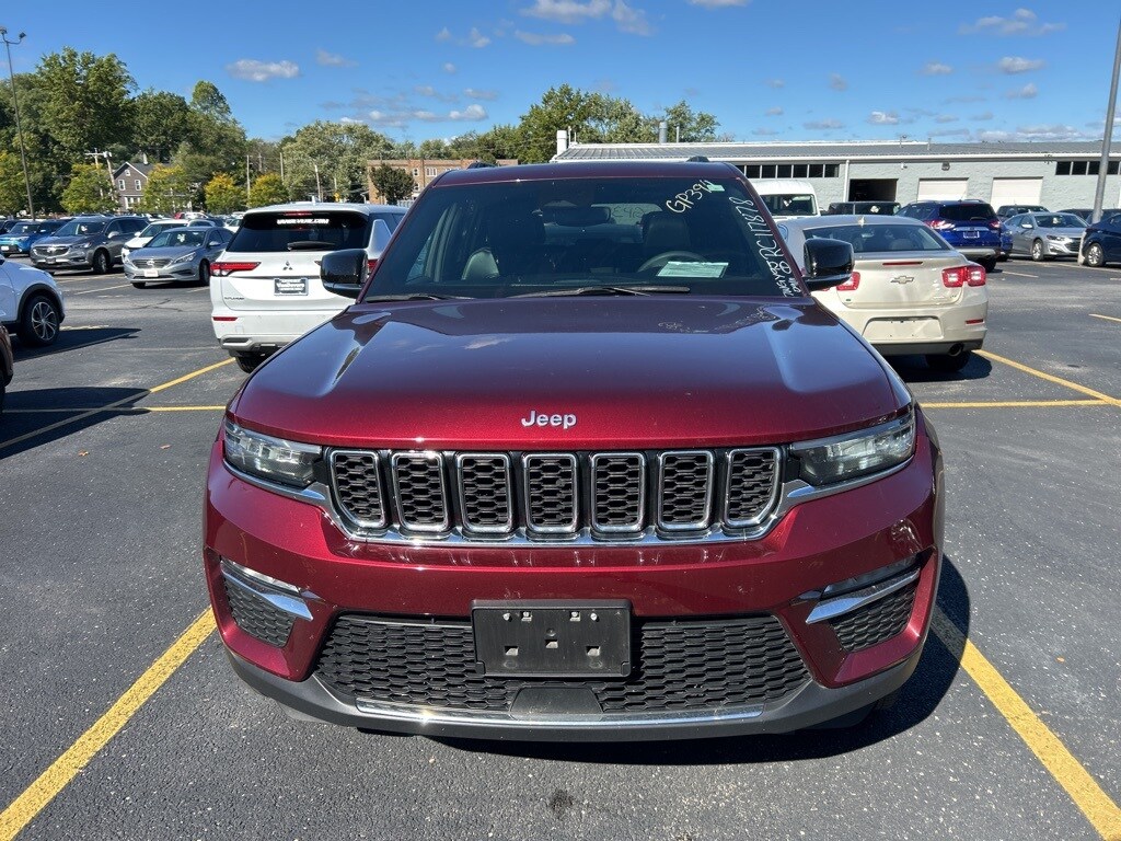 2024 Jeep Cherokee Limited 4xe photo 2