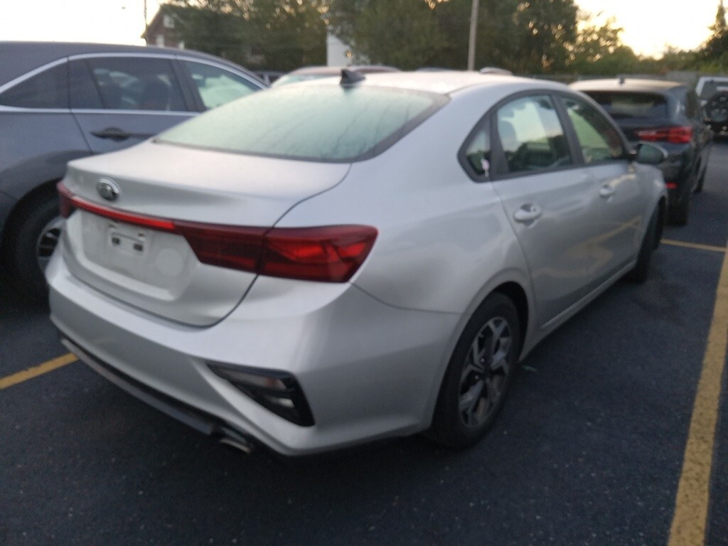 2019 Kia Forte LXS photo 3