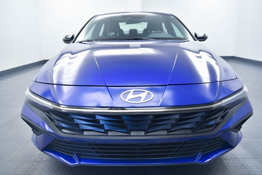 2025 Hyundai Elantra Hybrid SEL Sport photo 2