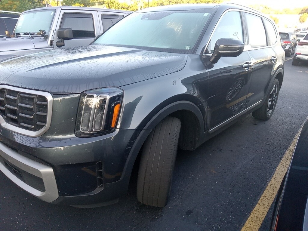 2023 Kia Telluride S photo 3