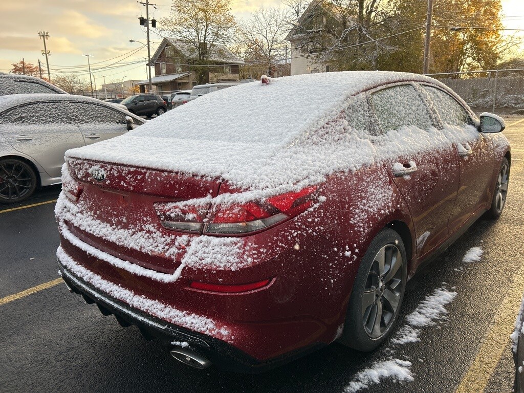 2019 Kia Optima S photo 2