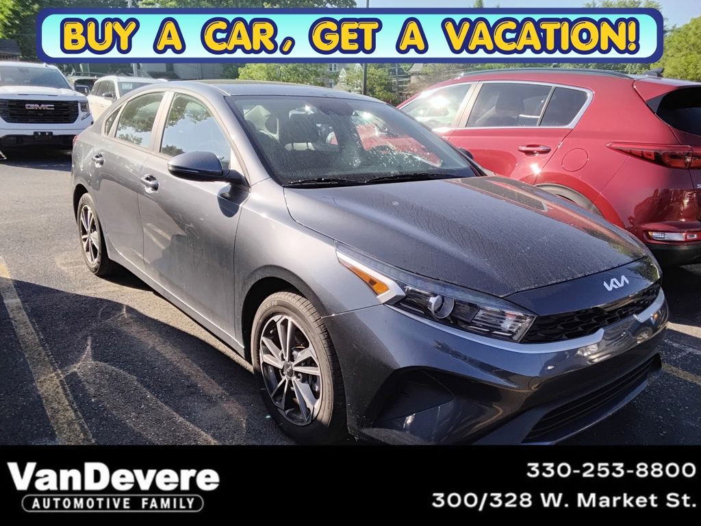 2023 Kia Forte LXS AT's photo